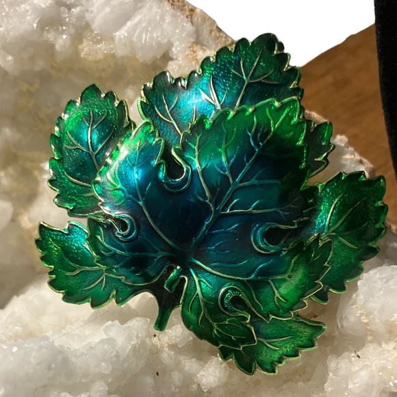 Vintage Midcentury Iridescent Green Leaf Brooch • Made in Germany - Picture 2 of 6